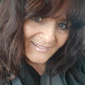 Meet your Posher, Dee dee